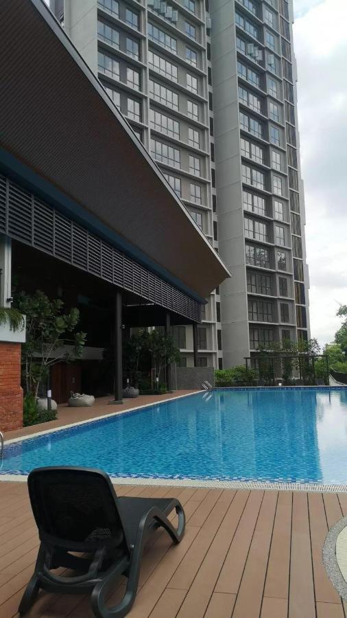 Stayje Putrajaya, 5 Minutes To Ioi City Mall, Wifi , Netflix, Free Parking Ngoại thất bức ảnh